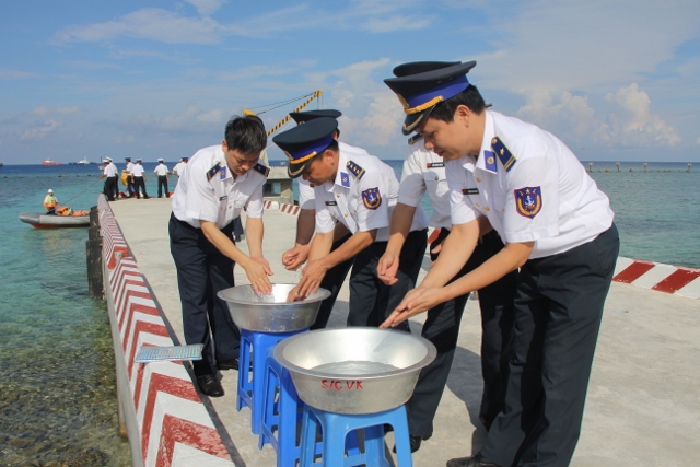 Ngọt dòng nước mát đảo Sinh Tồn Đông ảnh 3